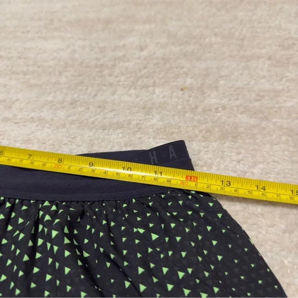 Gymshark Women's Fluo Lime Active Graphic Shorts XS Black Green - Picture 6 of 7